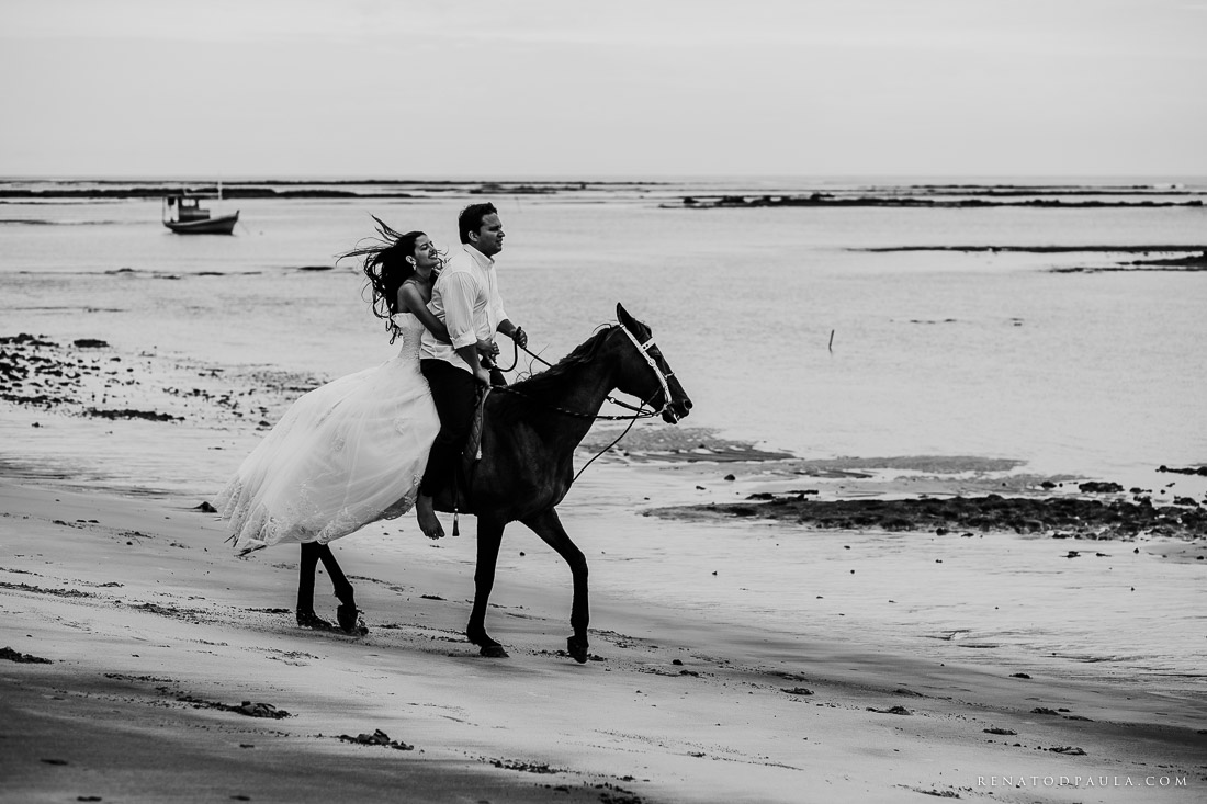 renato-dpaula-fotos-casamento-pre-wedding-trash-the-dress-praia-do-espelho-trancoso-4