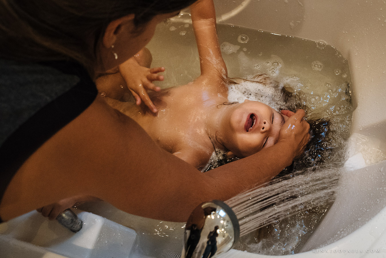 hora do banho fotografia documental de familia
