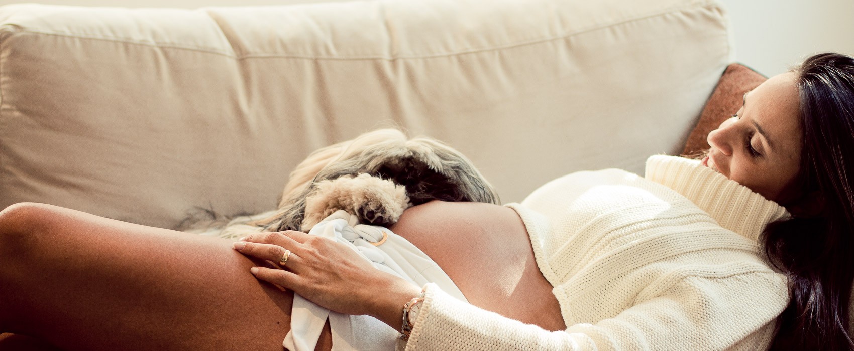 foto gestante com cachorro 28 semanas