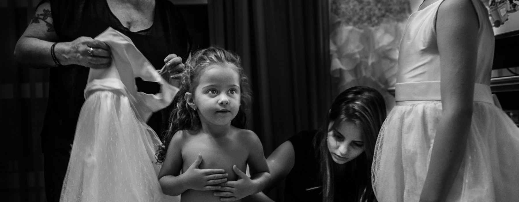 foto de casamento no making of daminha renato dpaula fotografia