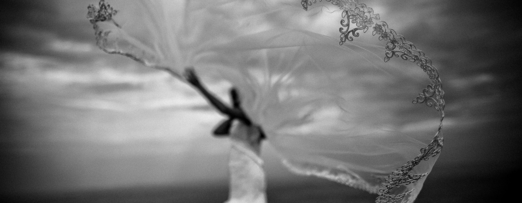 renato dpaula ensaio noivos trash the dress foto artistica casamento veu noiva