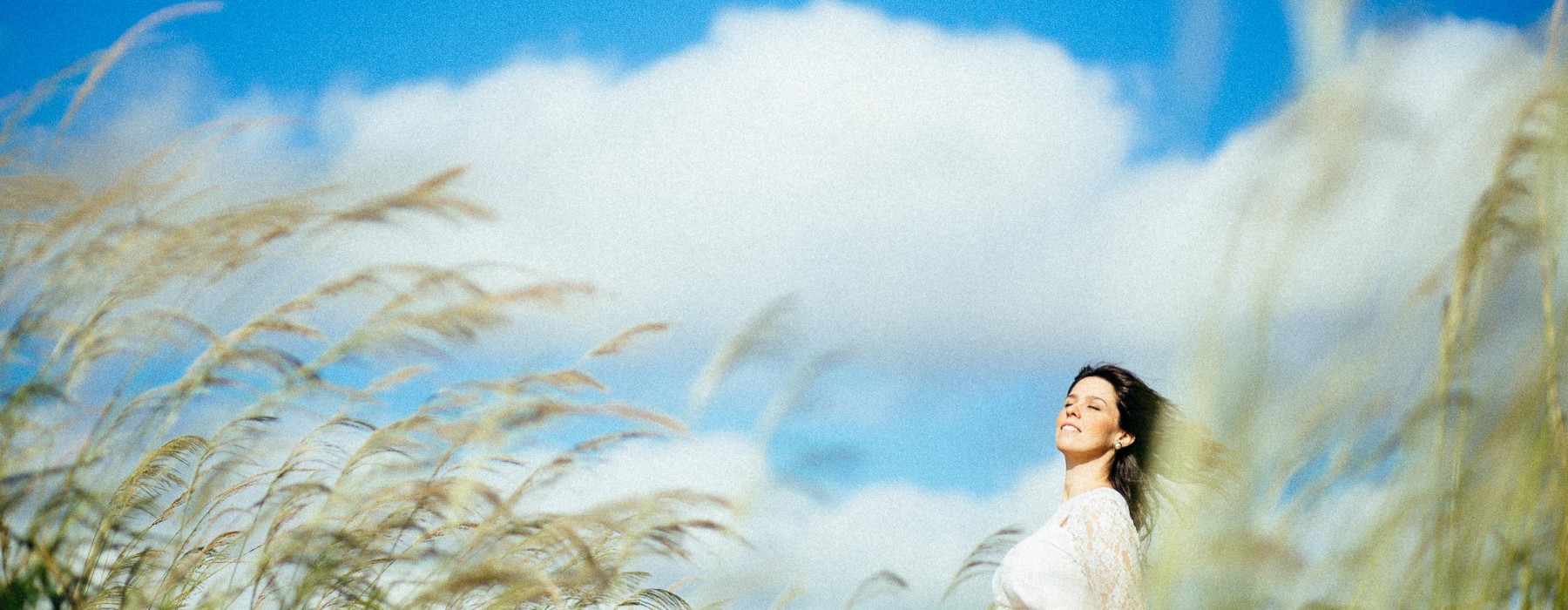 ensaio gestante no campo foto de gravida